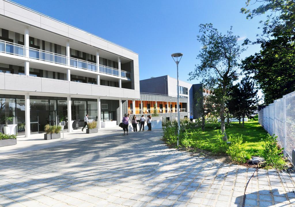 Golden Tulip Pornic Suites- Appart Hotel Kültér fotó